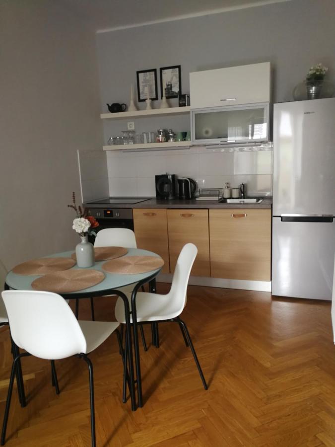 Centrum11 Pécs Zewnętrze zdjęcie